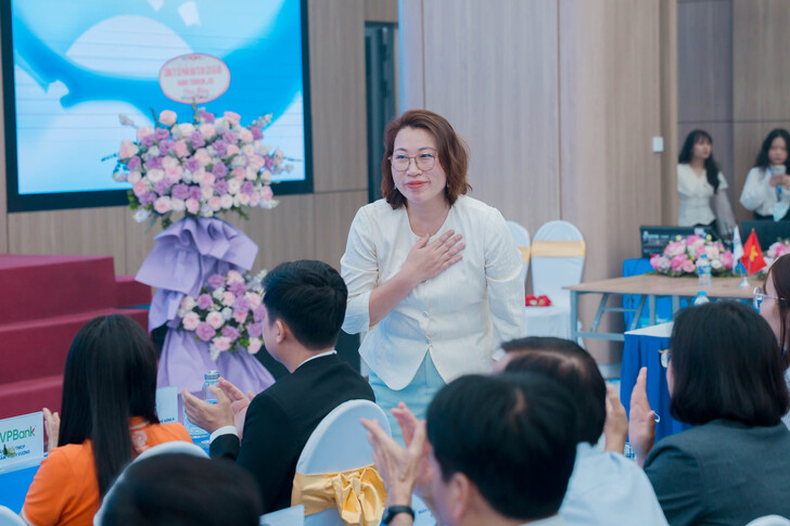 FESTIVAL TUYỂN DỤNG EAUT 2026: CẦU NỐI VỮNG CHẮC GIỮA NHÀ TRƯỜNG VÀ DOANH NGHIỆP, MỞ RA HÀNG TRĂM CƠ HỘI VIỆC LÀM CHO SINH VIÊN 16 A7R00055