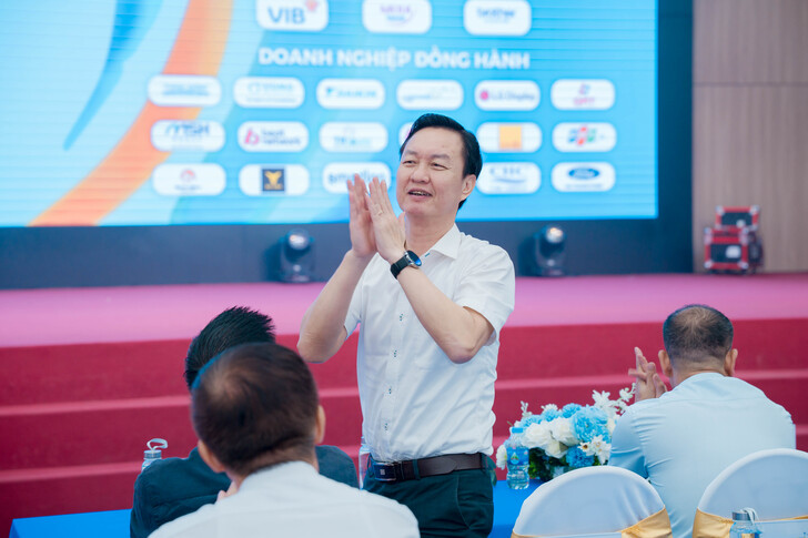 FESTIVAL TUYỂN DỤNG EAUT 2026: CẦU NỐI VỮNG CHẮC GIỮA NHÀ TRƯỜNG VÀ DOANH NGHIỆP, MỞ RA HÀNG TRĂM CƠ HỘI VIỆC LÀM CHO SINH VIÊN 17 A7R00061