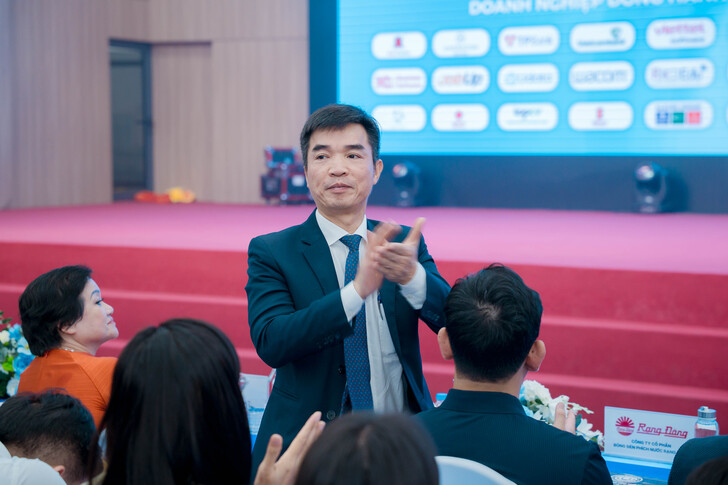 FESTIVAL TUYỂN DỤNG EAUT 2026: CẦU NỐI VỮNG CHẮC GIỮA NHÀ TRƯỜNG VÀ DOANH NGHIỆP, MỞ RA HÀNG TRĂM CƠ HỘI VIỆC LÀM CHO SINH VIÊN 18 A7R00062