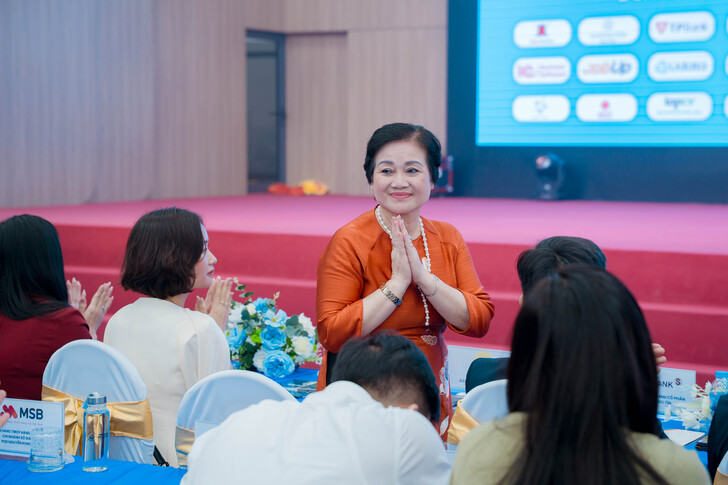 FESTIVAL TUYỂN DỤNG EAUT 2026: CẦU NỐI VỮNG CHẮC GIỮA NHÀ TRƯỜNG VÀ DOANH NGHIỆP, MỞ RA HÀNG TRĂM CƠ HỘI VIỆC LÀM CHO SINH VIÊN 19 A7R00069