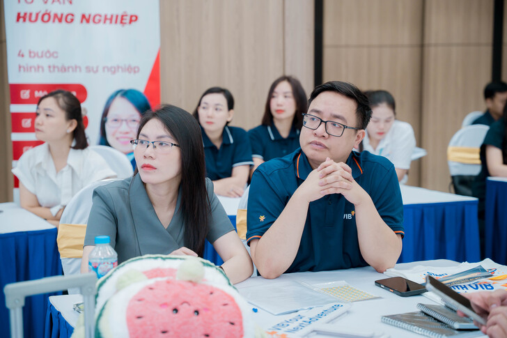 FESTIVAL TUYỂN DỤNG EAUT 2026: CẦU NỐI VỮNG CHẮC GIỮA NHÀ TRƯỜNG VÀ DOANH NGHIỆP, MỞ RA HÀNG TRĂM CƠ HỘI VIỆC LÀM CHO SINH VIÊN 30 A7R00211