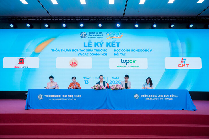 FESTIVAL TUYỂN DỤNG EAUT 2026: CẦU NỐI VỮNG CHẮC GIỮA NHÀ TRƯỜNG VÀ DOANH NGHIỆP, MỞ RA HÀNG TRĂM CƠ HỘI VIỆC LÀM CHO SINH VIÊN 11 A7R00368