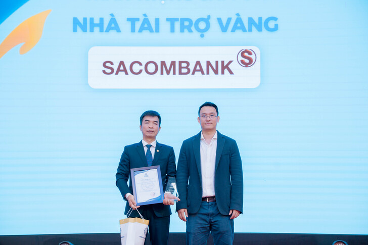 FESTIVAL TUYỂN DỤNG EAUT 2026: CẦU NỐI VỮNG CHẮC GIỮA NHÀ TRƯỜNG VÀ DOANH NGHIỆP, MỞ RA HÀNG TRĂM CƠ HỘI VIỆC LÀM CHO SINH VIÊN 7 A7R00461