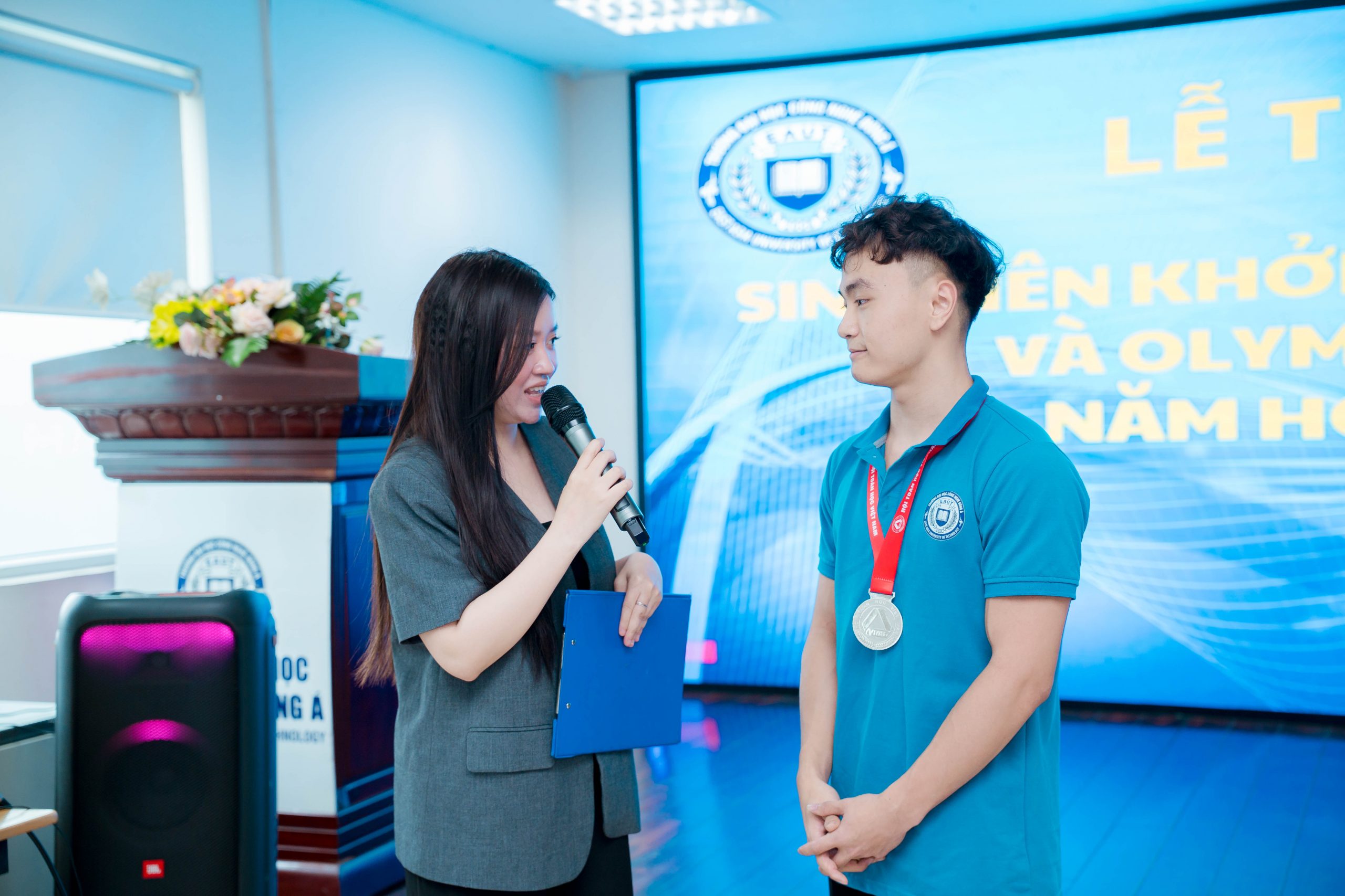 Kỹ năng giao tiếp là gì? Tại sao nó quyết định 80% thành công của bạn?