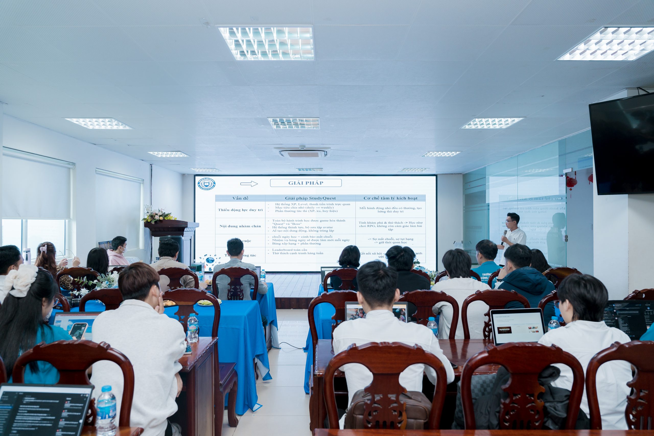 5 cách cải thiện kỹ năng giao tiếp và thuyết trình cho sinh viên