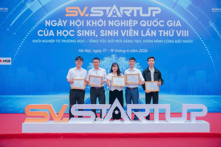 z7742031539928 c889c1ca092f6a653e4201e1f0842005