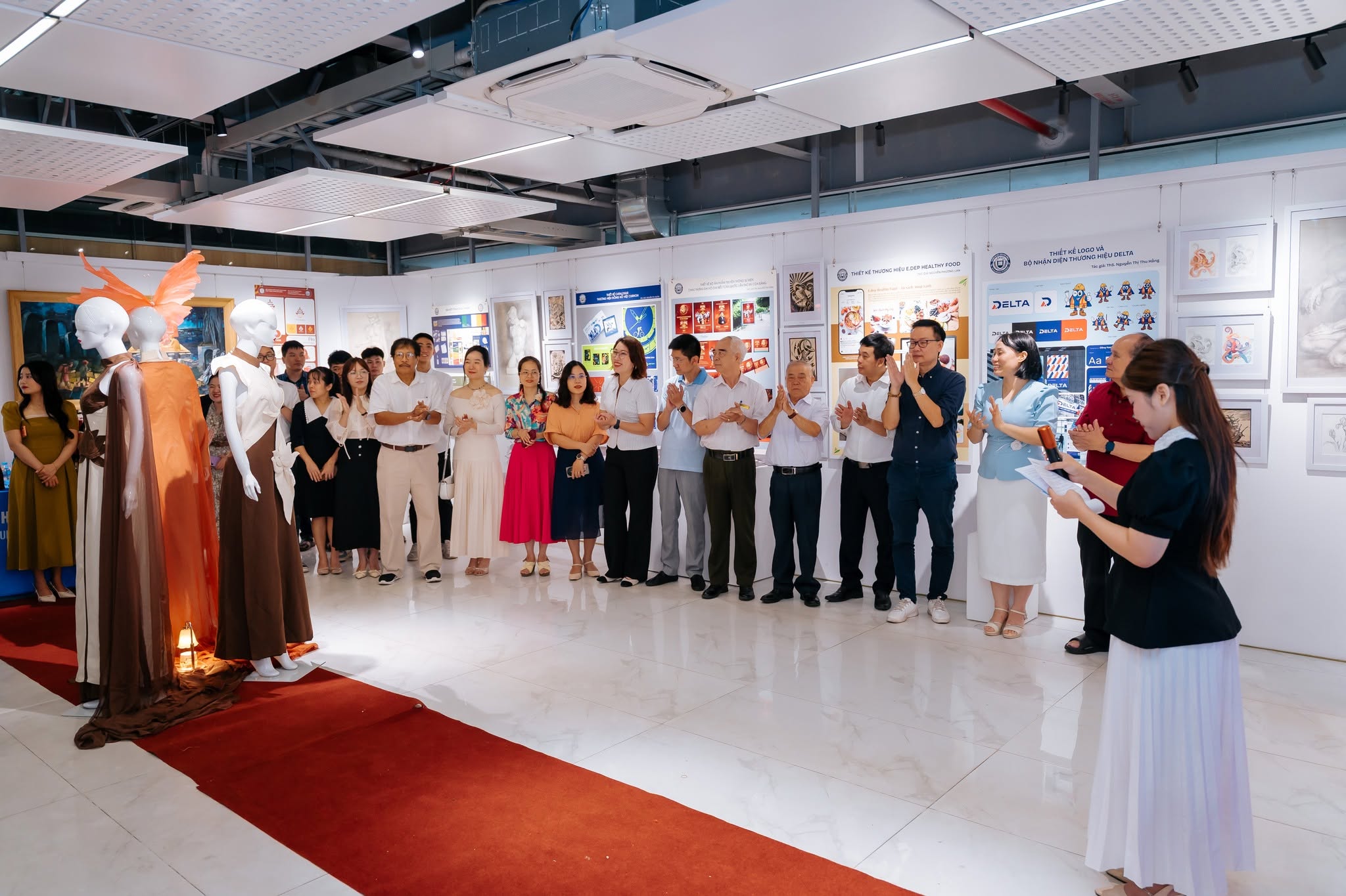 EAUT khai trương Phòng Triển lãm sáng tạo