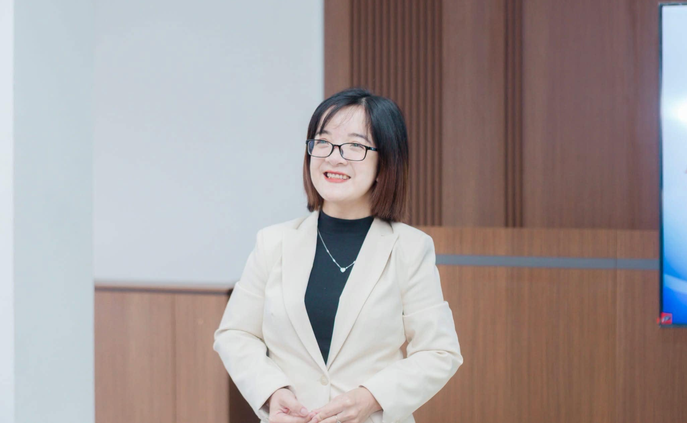 TRƯỞNG KHOA ĐIỀU DƯỠNG VINH DỰ NHẬN BẰNG KHEN CỦA TỔNG HỘI Y HỌC VIỆT NAM