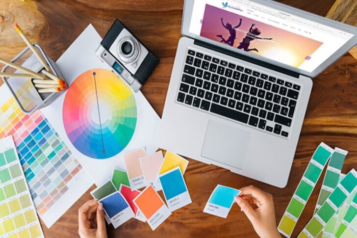 How Can Digital Graphic Design Students Prepare for Future Trends?