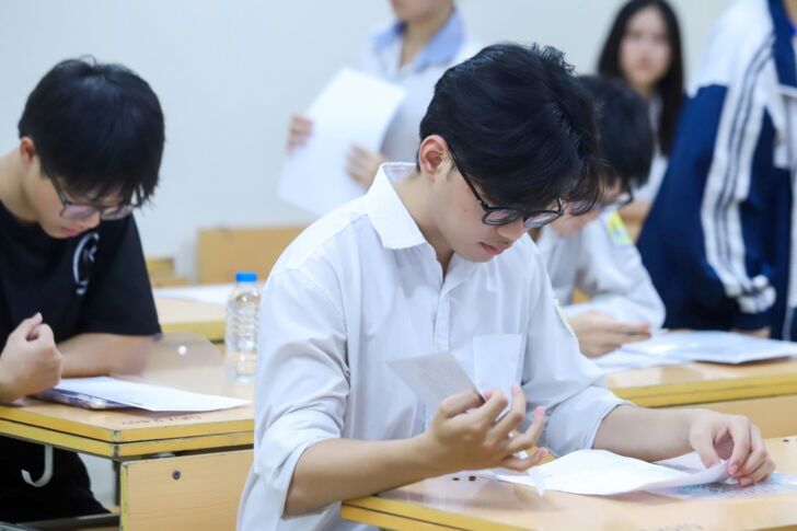 thi tu chon mon tieng anh