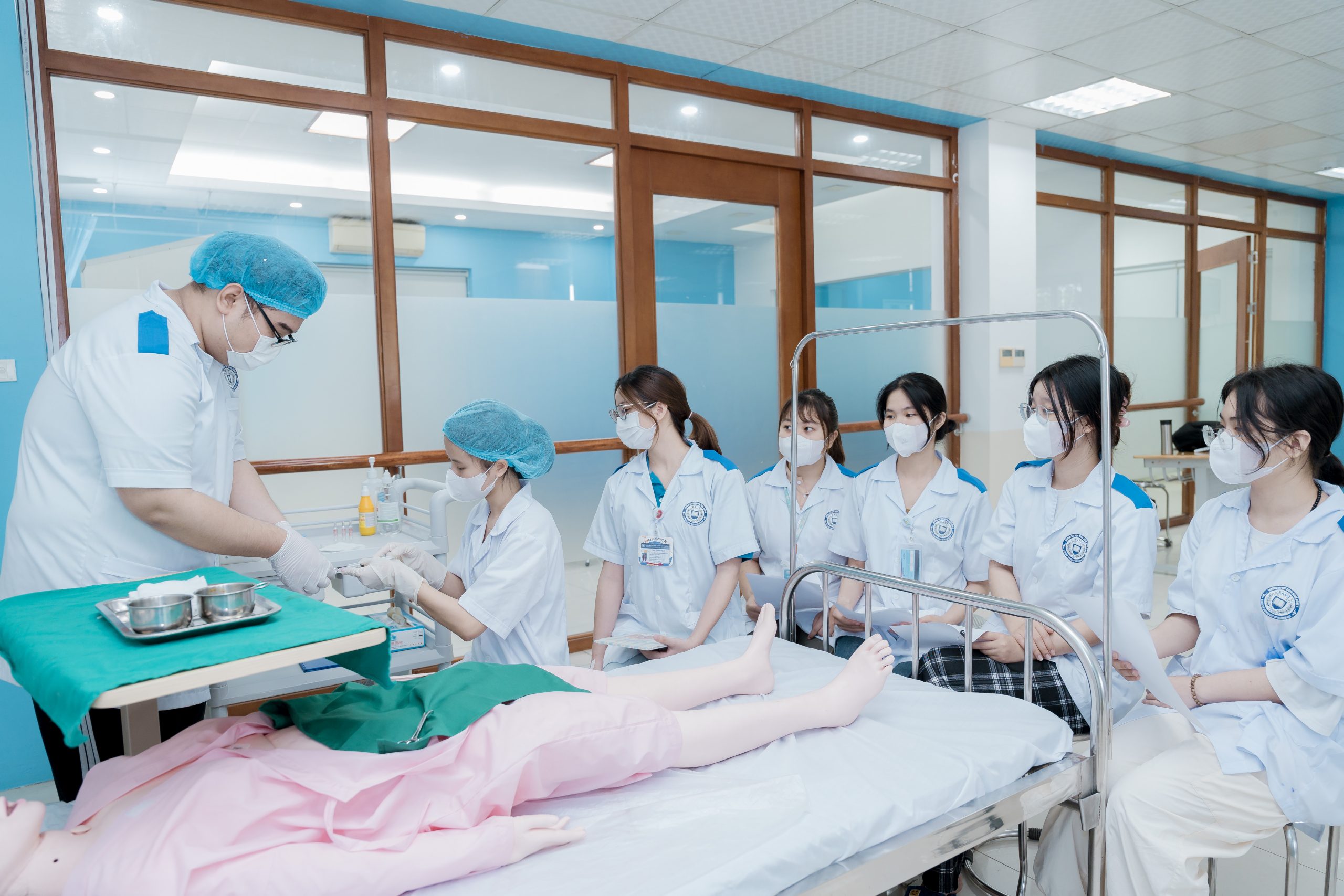 NGÀNH ĐIỀU DƯỠNG CÓ KHÓ KHÔNG?