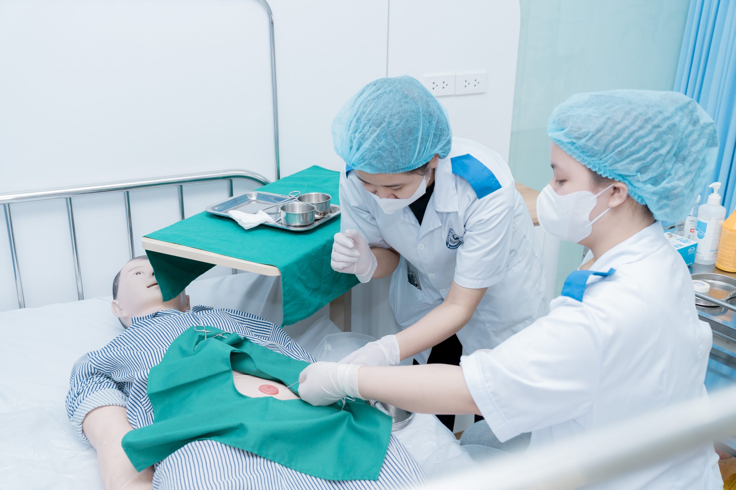 Ngành Điều dưỡng có tương lai không? Cơ hội việc làm và phát triển nghề nghiệp