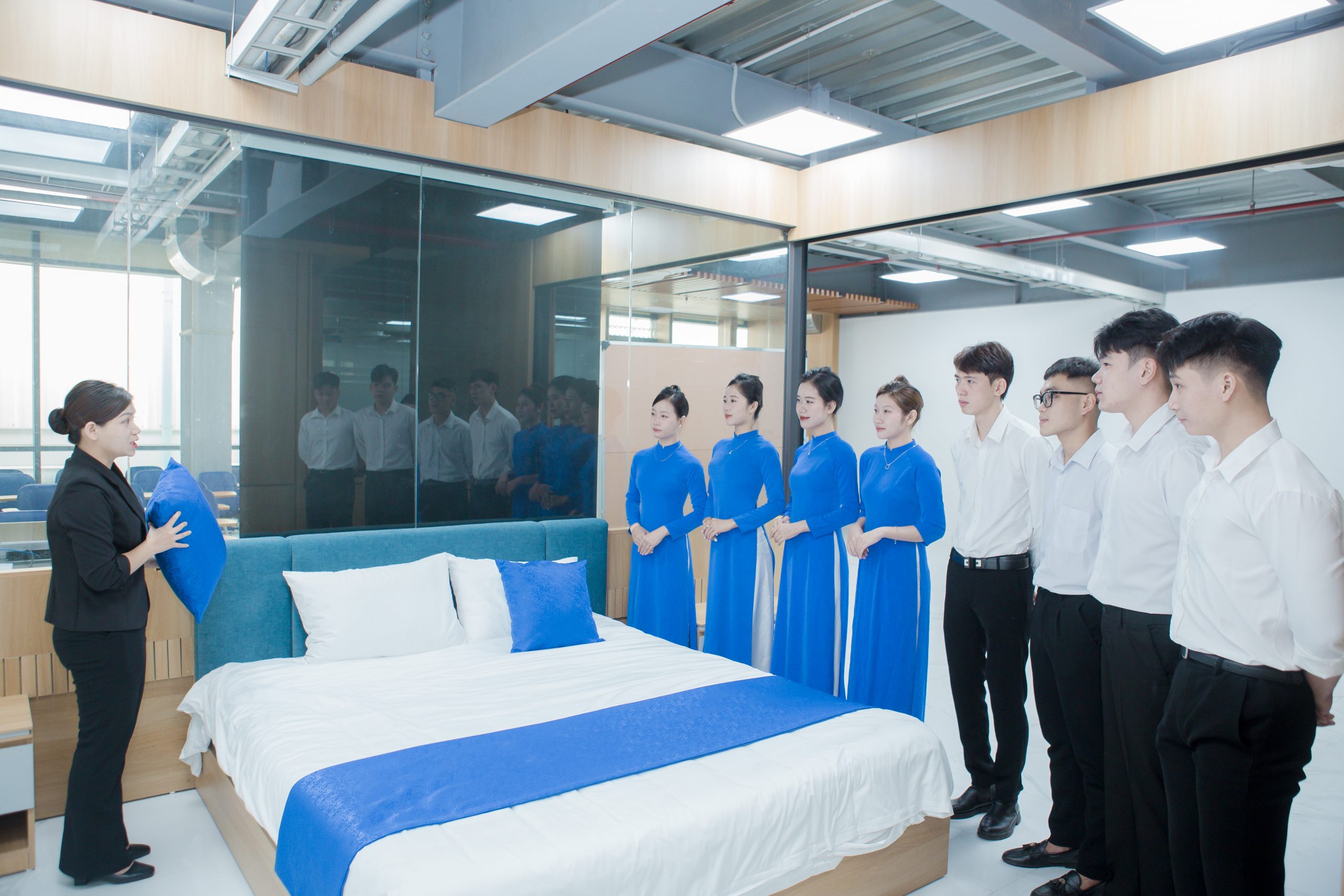 7 Hiểu Lầm Phổ Biến Về Ngành Quản Trị Khách Sạn Khiến Nhiều Thí Sinh Bỏ Lỡ Cơ Hội 2 7 Hiểu Lầm Phổ Biến Về Ngành Quản Trị Khách Sạn Khiến Nhiều Thí Sinh Bỏ Lỡ Cơ Hội