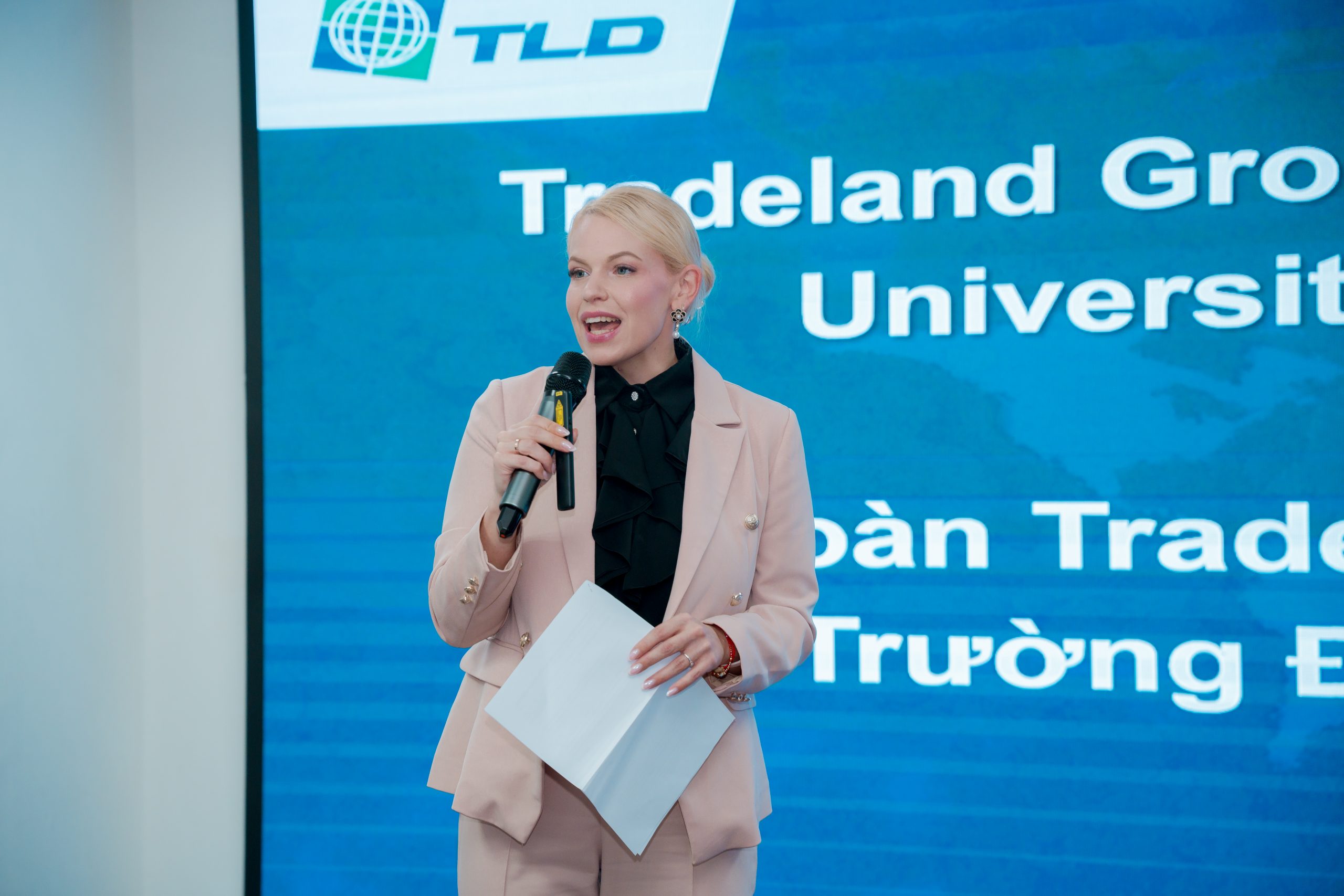 EAUT KÝ KẾT THỎA THUẬN HỢP TÁC VỚI HIỆP HỘI NƯỚC HUNGARY, MỞ RỘNG CƠ HỘI HỌC TẬP VÀ NGHIÊN CỨU QUỐC TẾ 3 EAUT KÝ KẾT THỎA THUẬN HỢP TÁC VỚI HIỆP HỘI NƯỚC HUNGARY, MỞ RỘNG CƠ HỘI HỌC TẬP VÀ NGHIÊN CỨU QUỐC TẾ