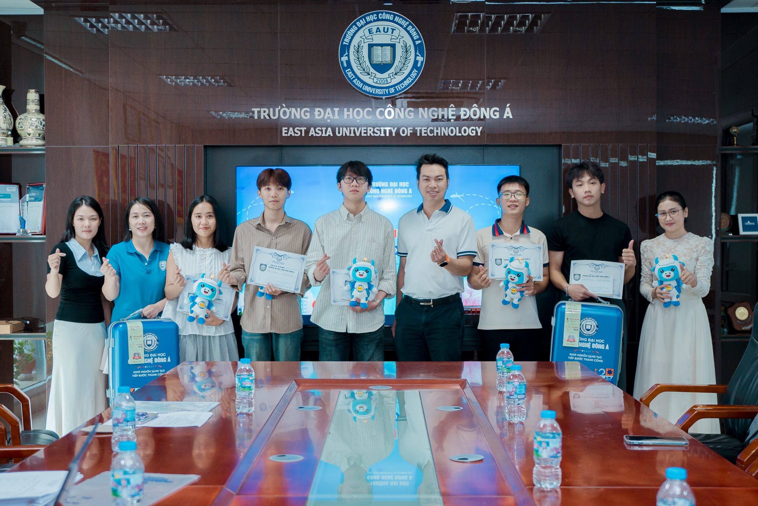 05 SINH VIÊN EAUT XUẤT SẮC GIÀNH HỌC BỔNG 50% DU HỌC THẠC SĨ TẠI HÀN QUỐC