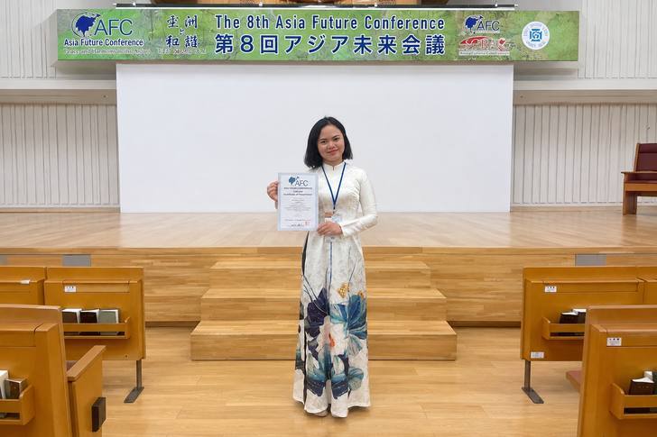 TS. Nguyễn Thị Hà xuất sắc nhận Best Presentation Award tại phân ban Ngôn ngữ, Giáo dục và Biên dịch.
