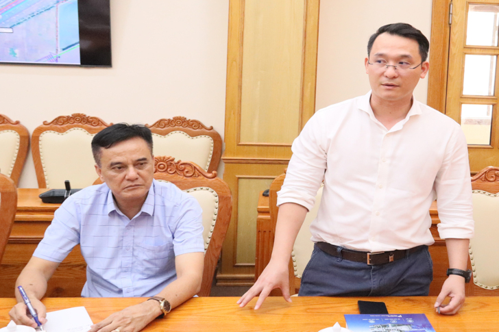 TS. Đinh Văn Thành - Hiệu trưởng nhà trường phát biểu các đề xuất của nhà trường 