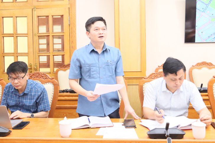 Lãnh đạo xã Liên Bão phát biểu tại buổi làm việc 